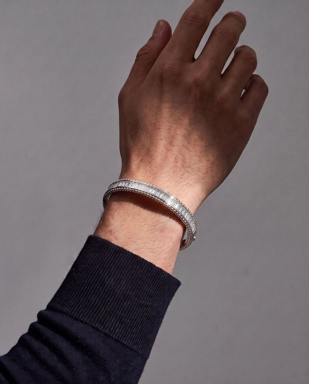 Baguette Bangle in 9ct white gold