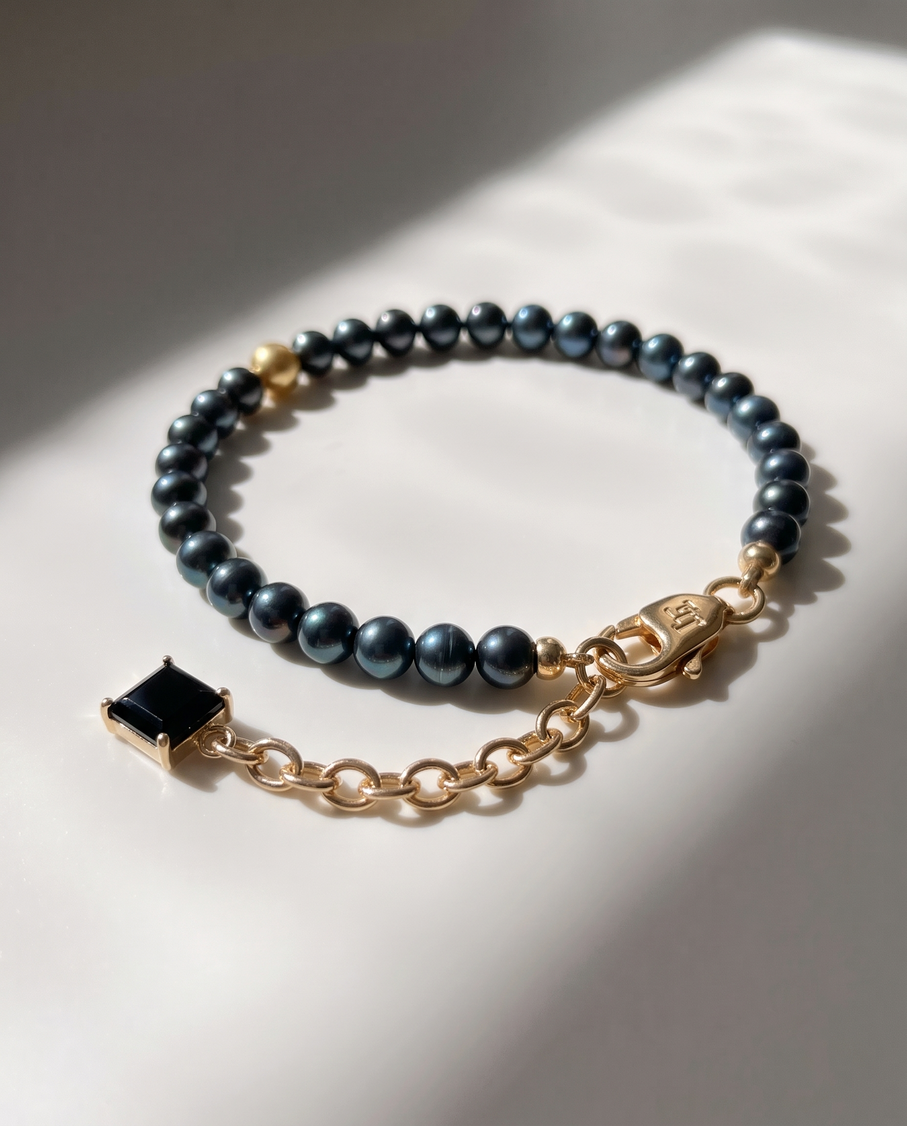 Caesura Black & Gold Pearl Bracelet
