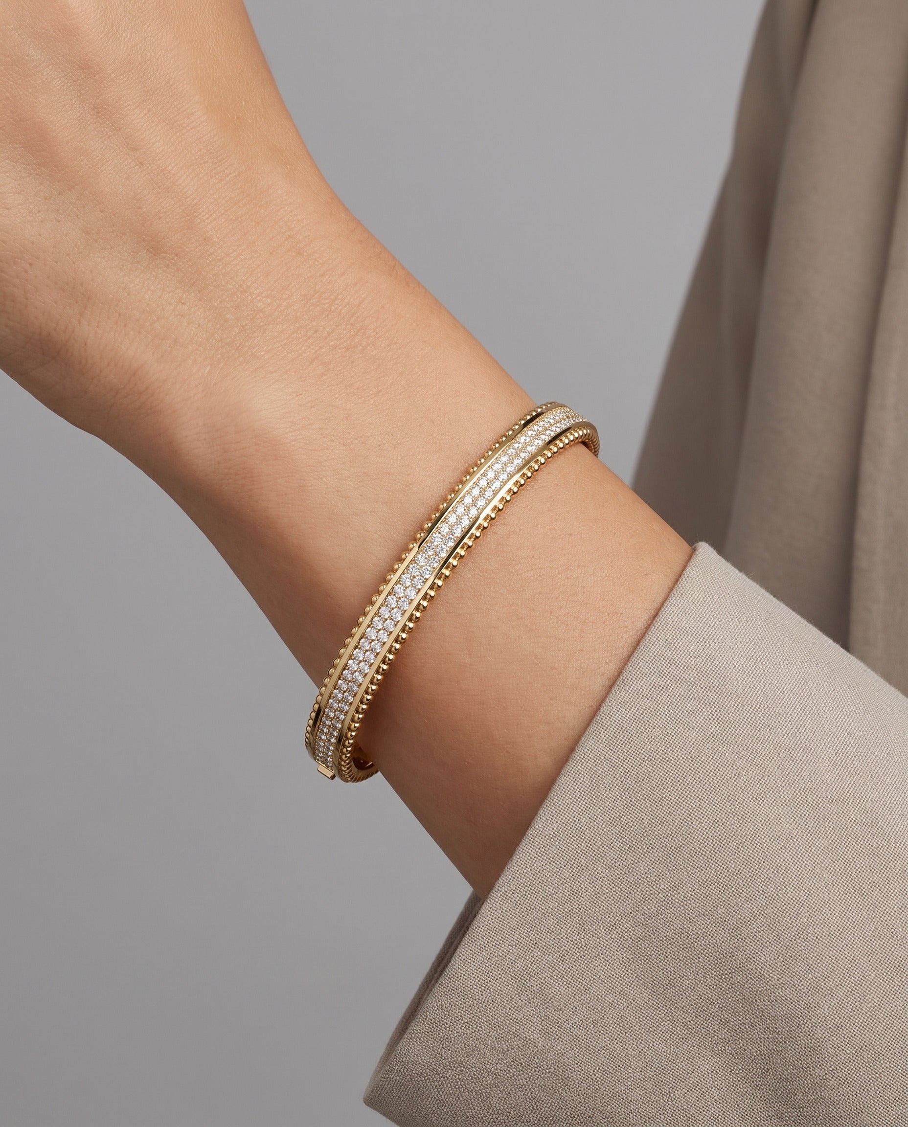 Pavé Bangle in 9ct yellow gold