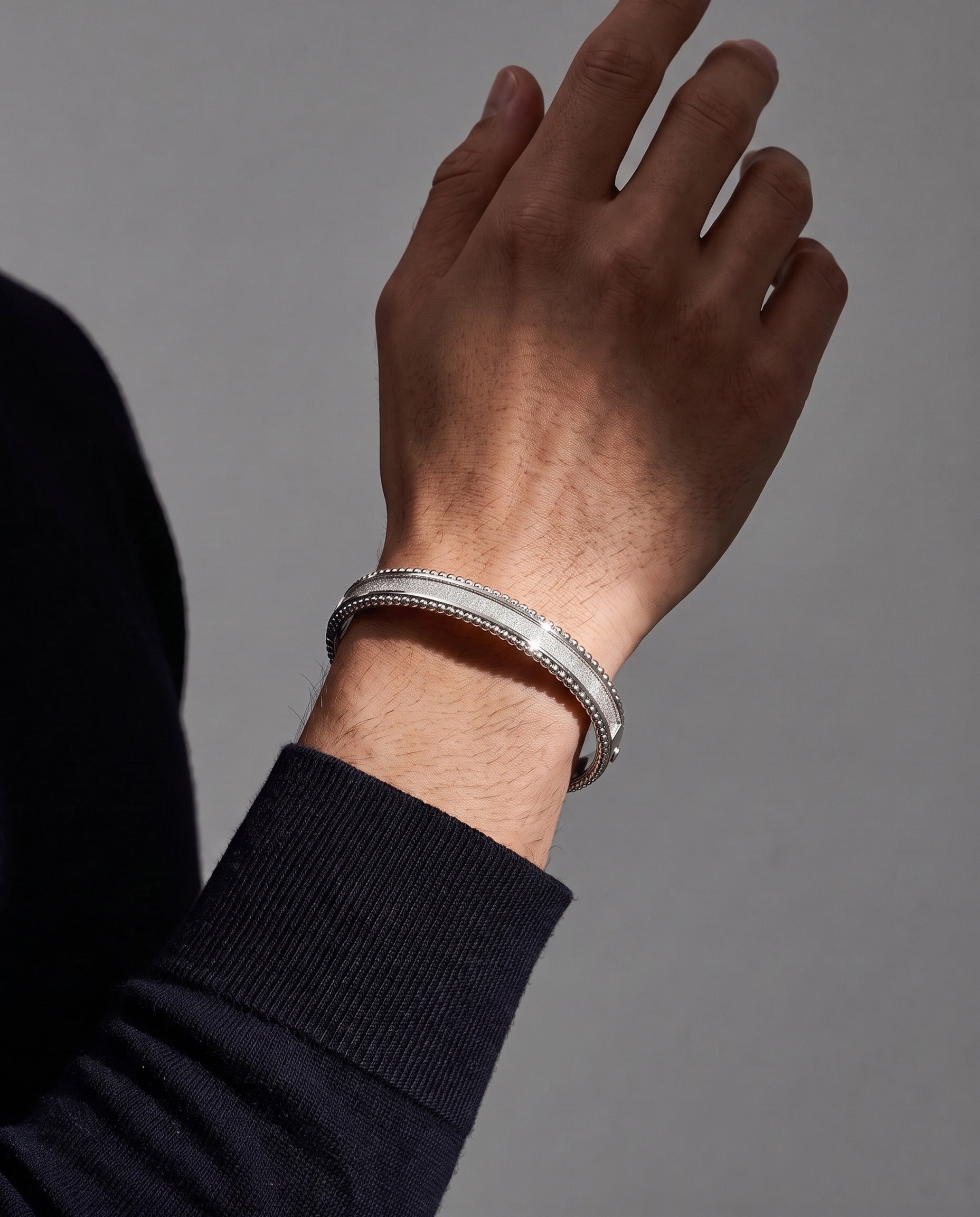 Open Channel Bangle in 9ct white gold