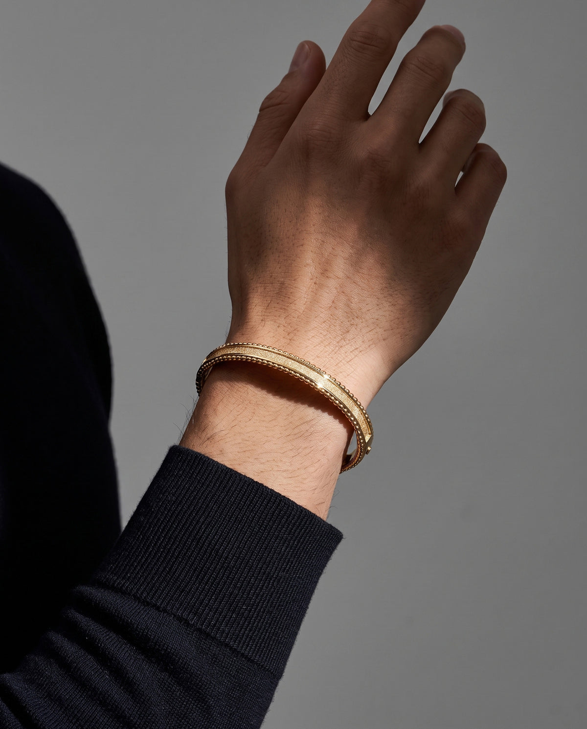 Open Channel Bangle in 9ct yellow gold