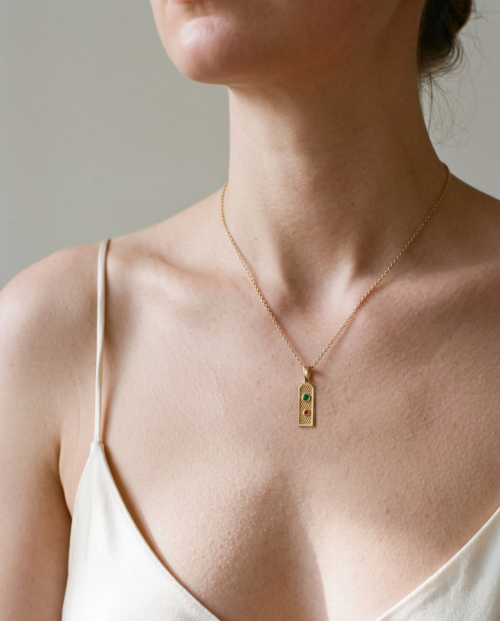 Cartouche II Pendant in 9ct yellow gold