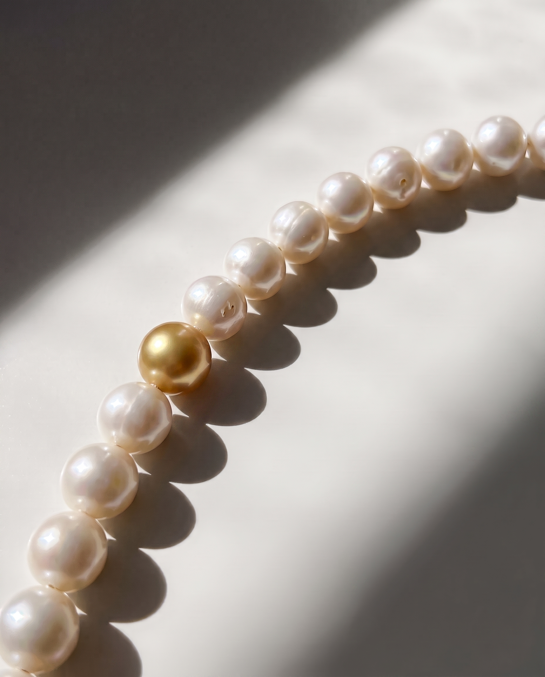 Caesura Gold Pearl Bracelet